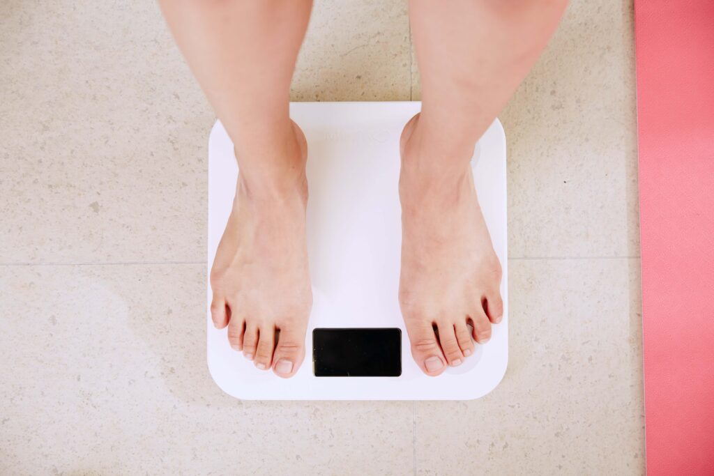 加齢に伴い女性の体型が変化する原因